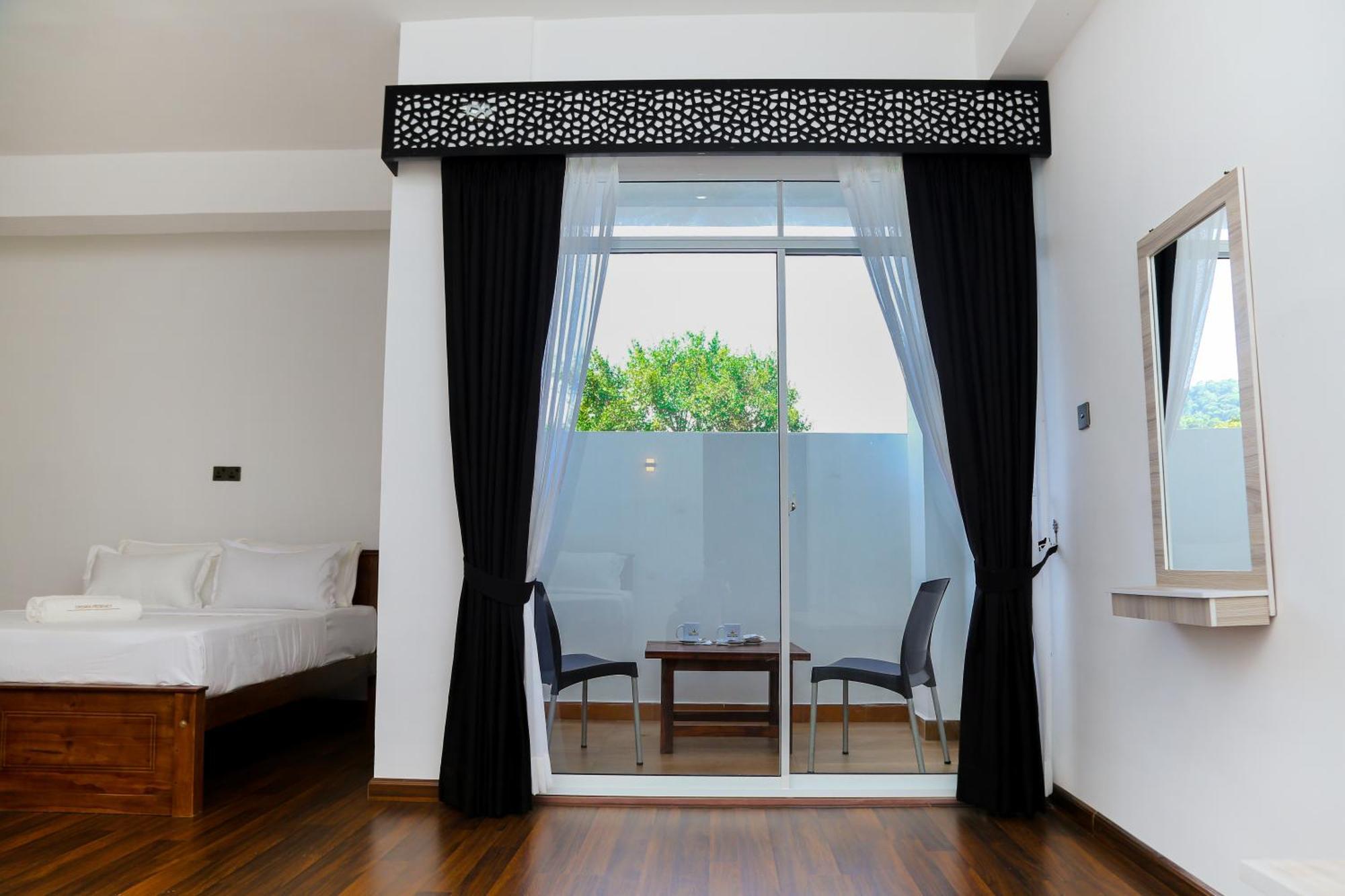Crown Regency- Badulla Hotel Екстериор снимка