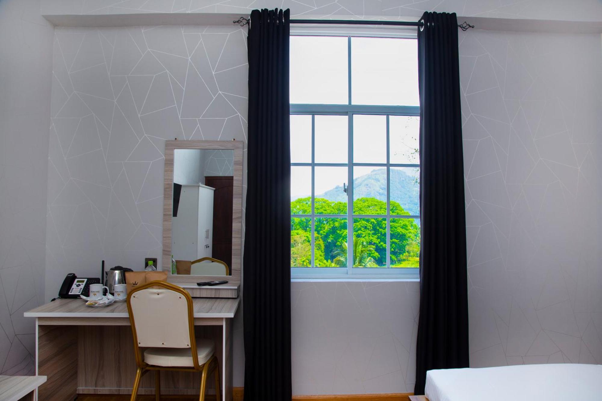 Crown Regency- Badulla Hotel Екстериор снимка