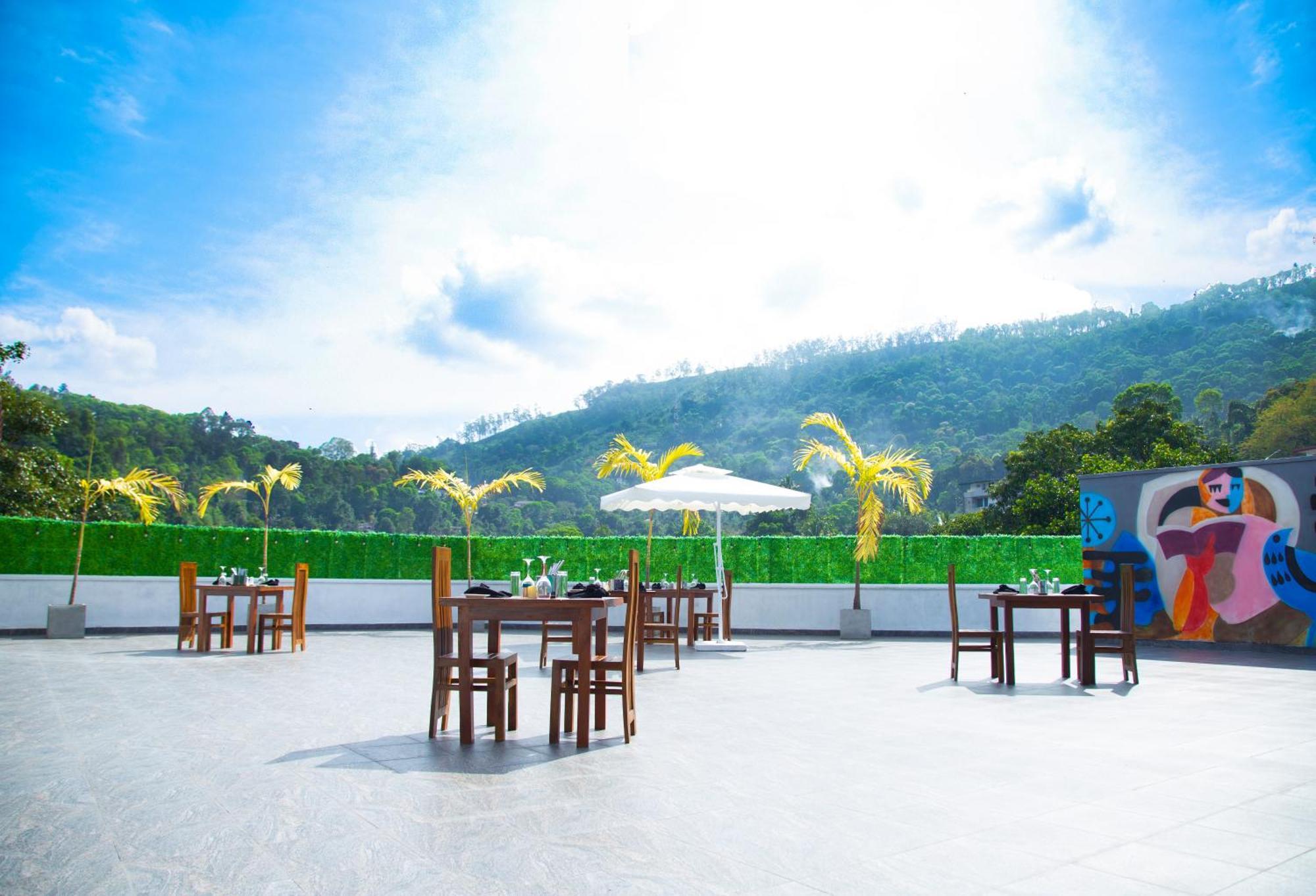 Crown Regency- Badulla Hotel Екстериор снимка