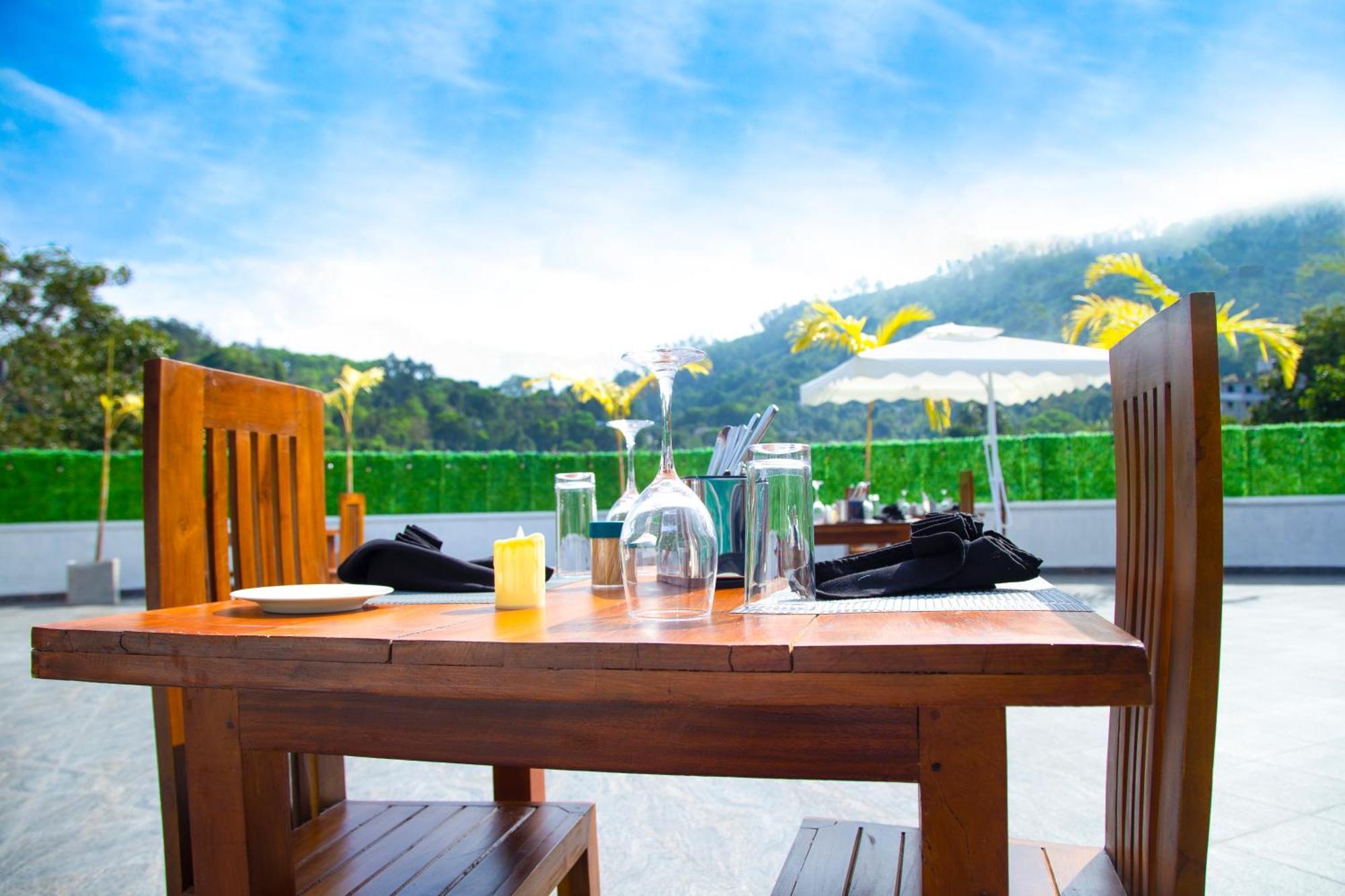 Crown Regency- Badulla Hotel Екстериор снимка
