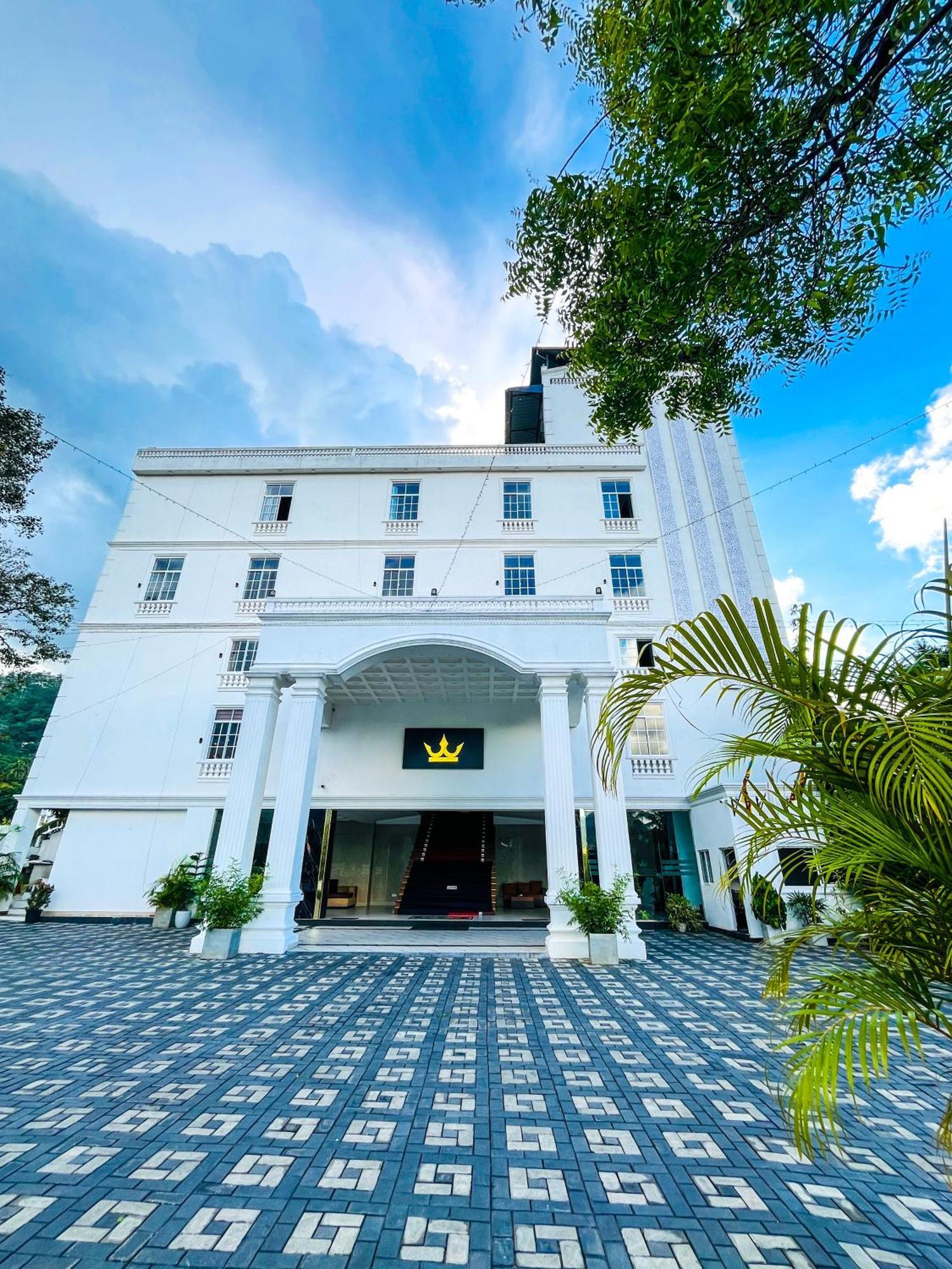 Crown Regency- Badulla Hotel Екстериор снимка